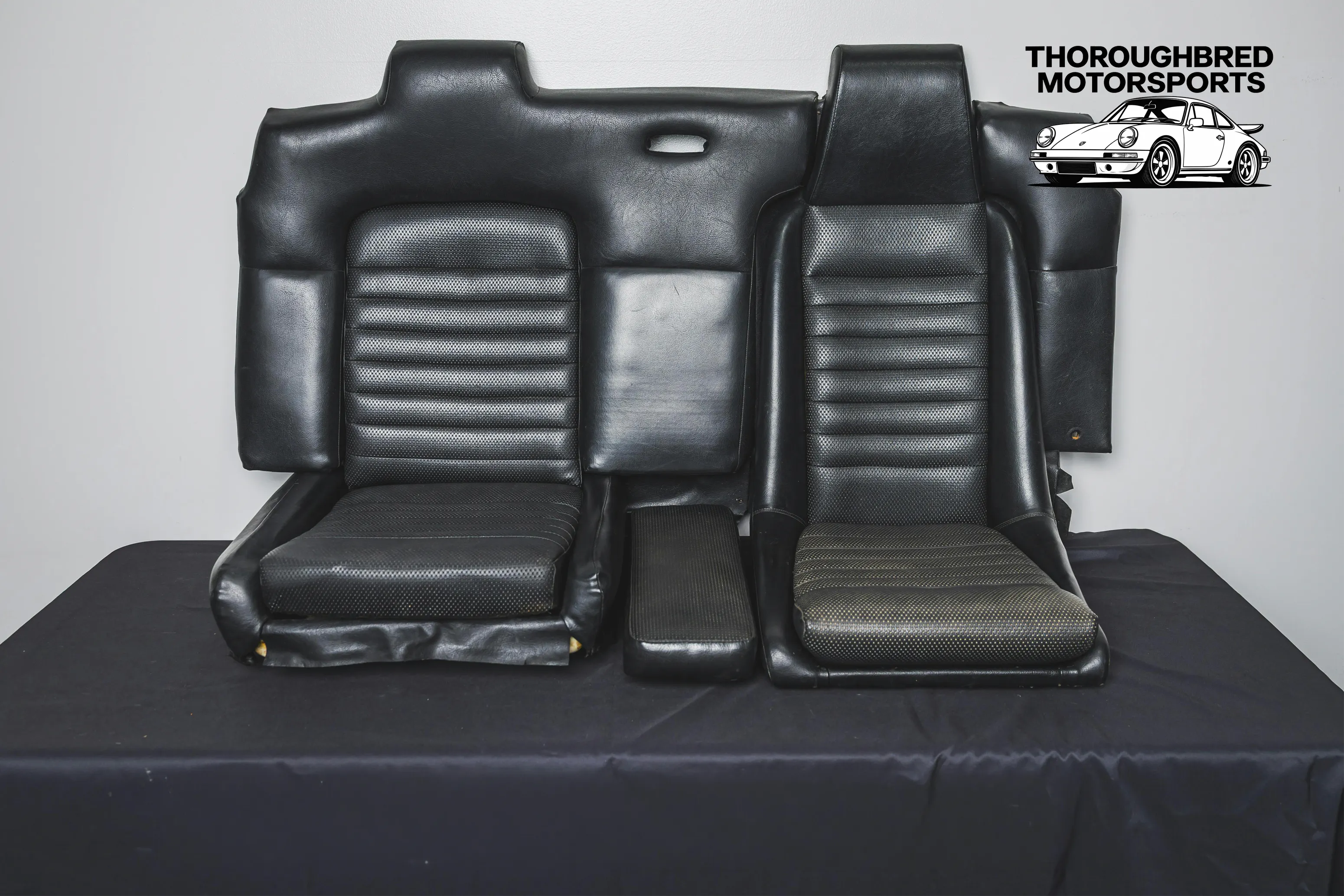 914/6 Early Sport Seats (Lot 37)