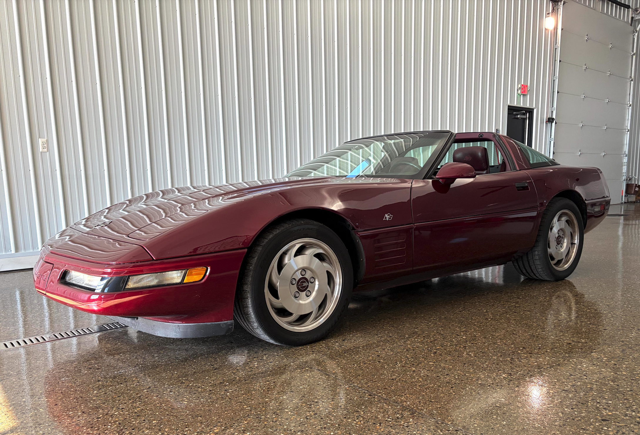 18k-Mile 1993 Chevrolet Corvette Coupe 40th Anniversary Edition 6-Speed