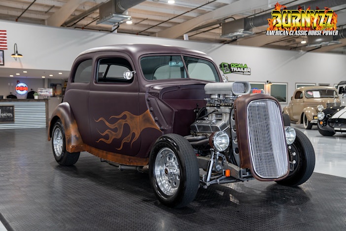 1937 Ford Tudor Sedan "Humpback" Hot Rod