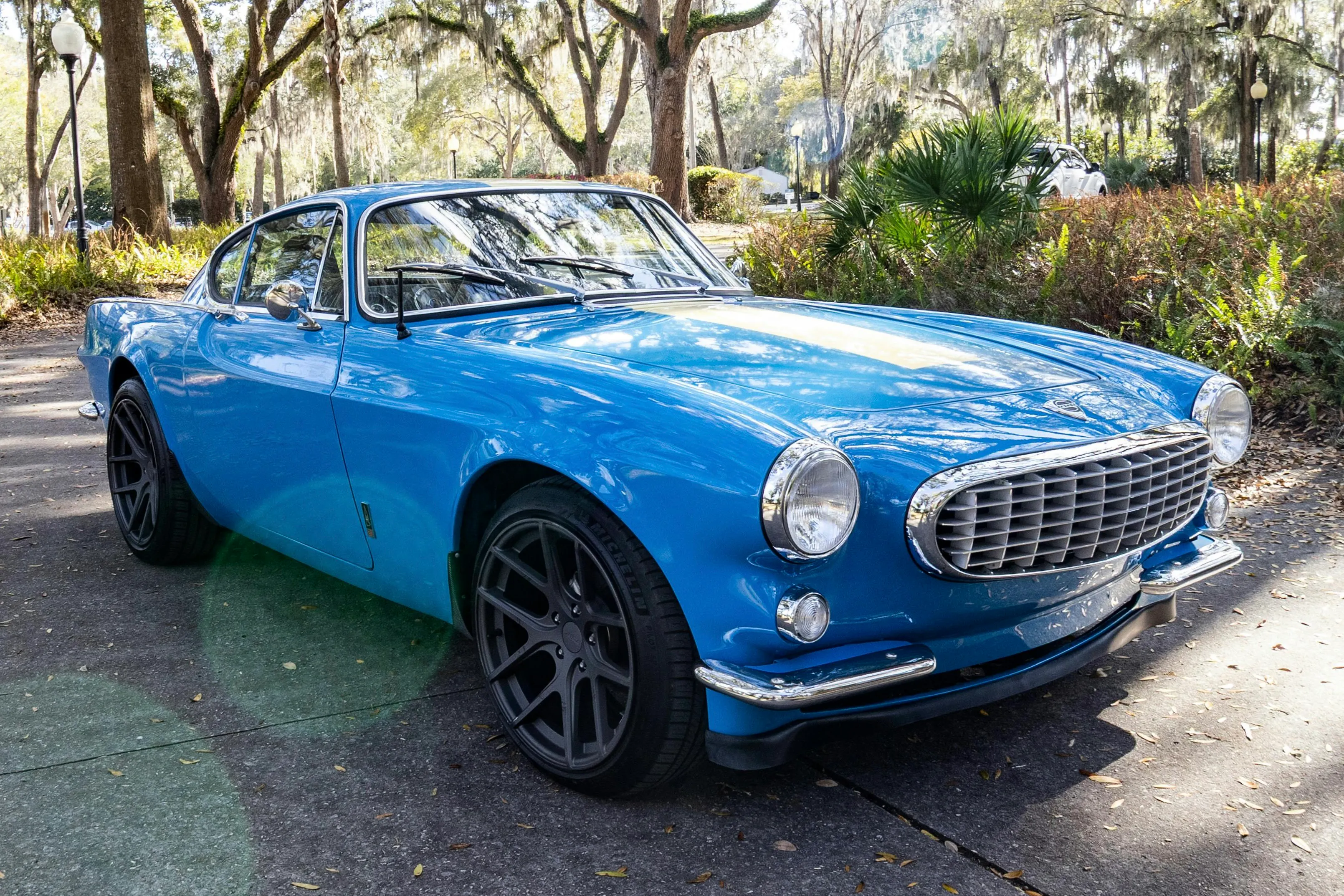Modified 1970 Volvo P1800E 4-Speed