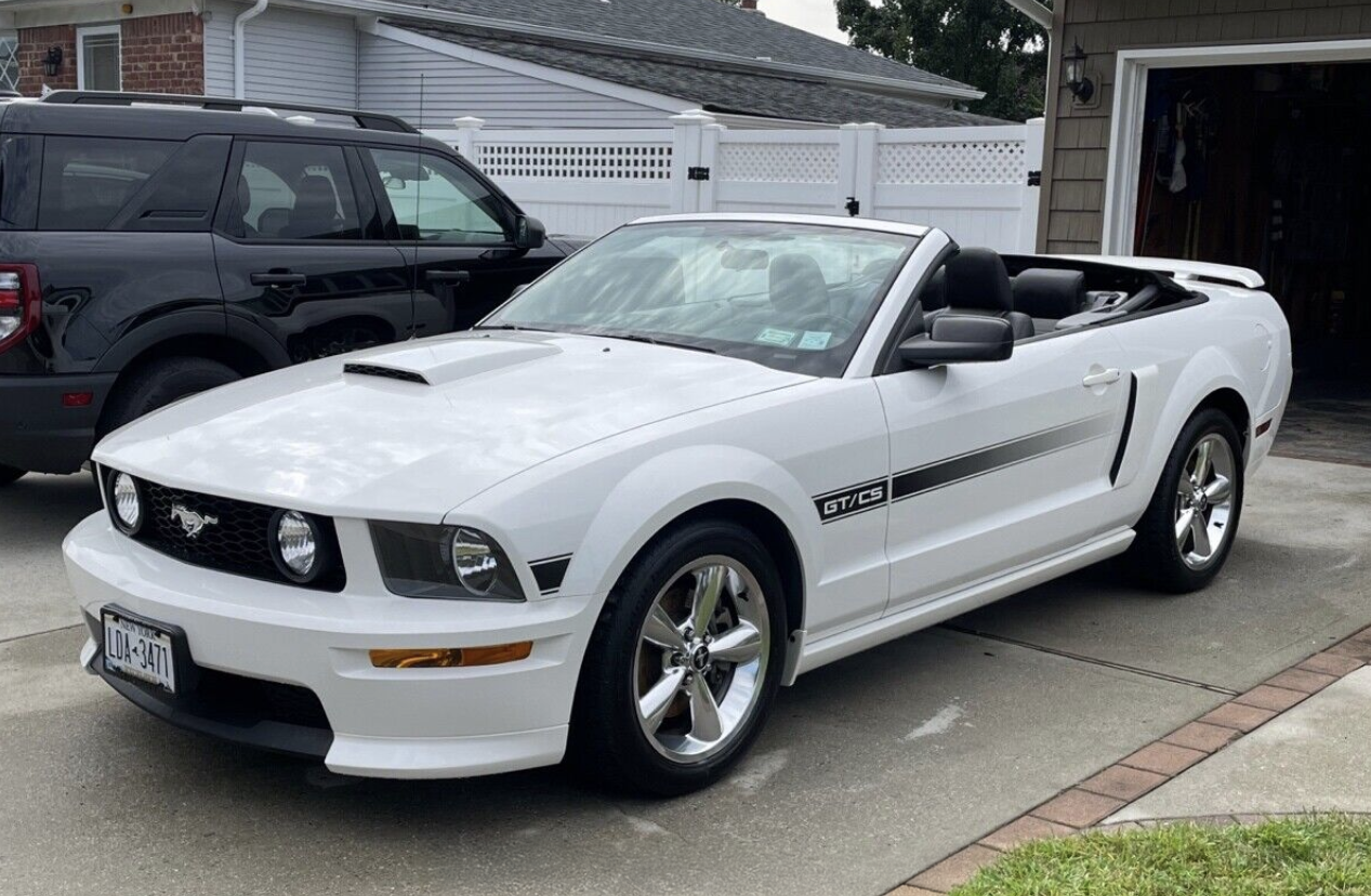 43k-Mile 2009 Ford Mustang Convertible GT/CS  