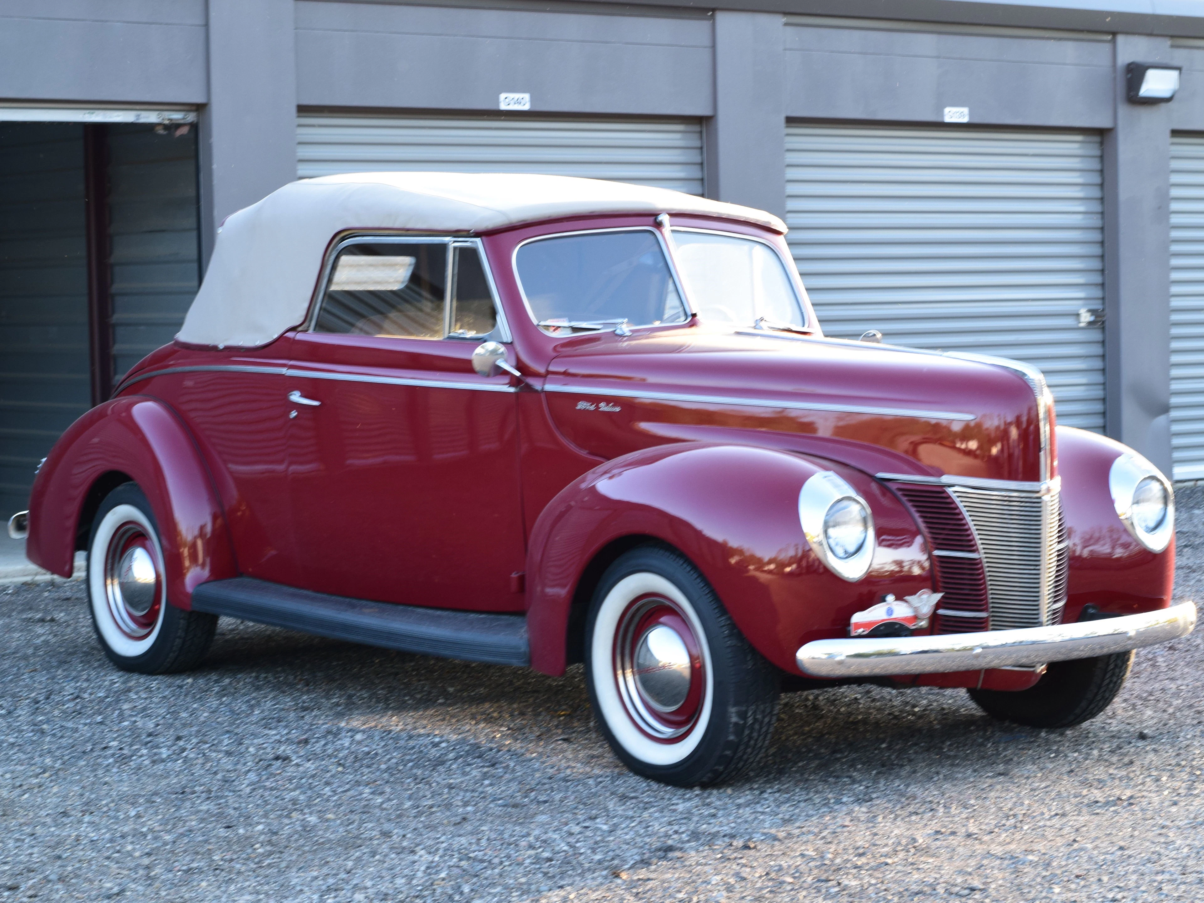 1940 Ford Deluxe Convertible Coupe