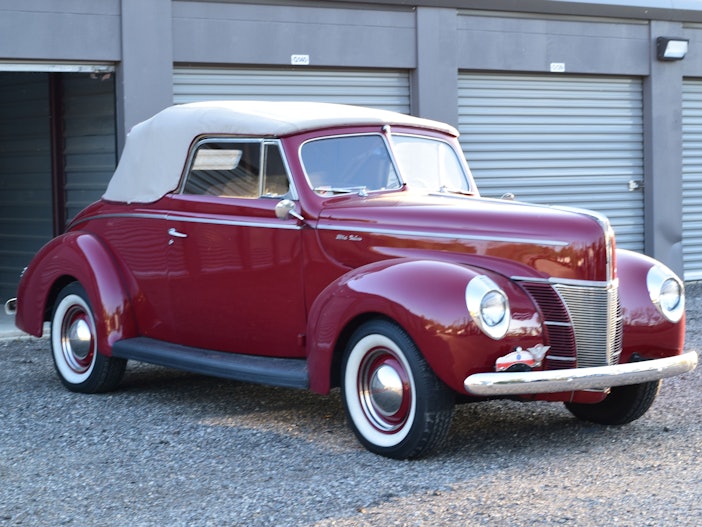 1940 Ford Deluxe Convertible Coupe