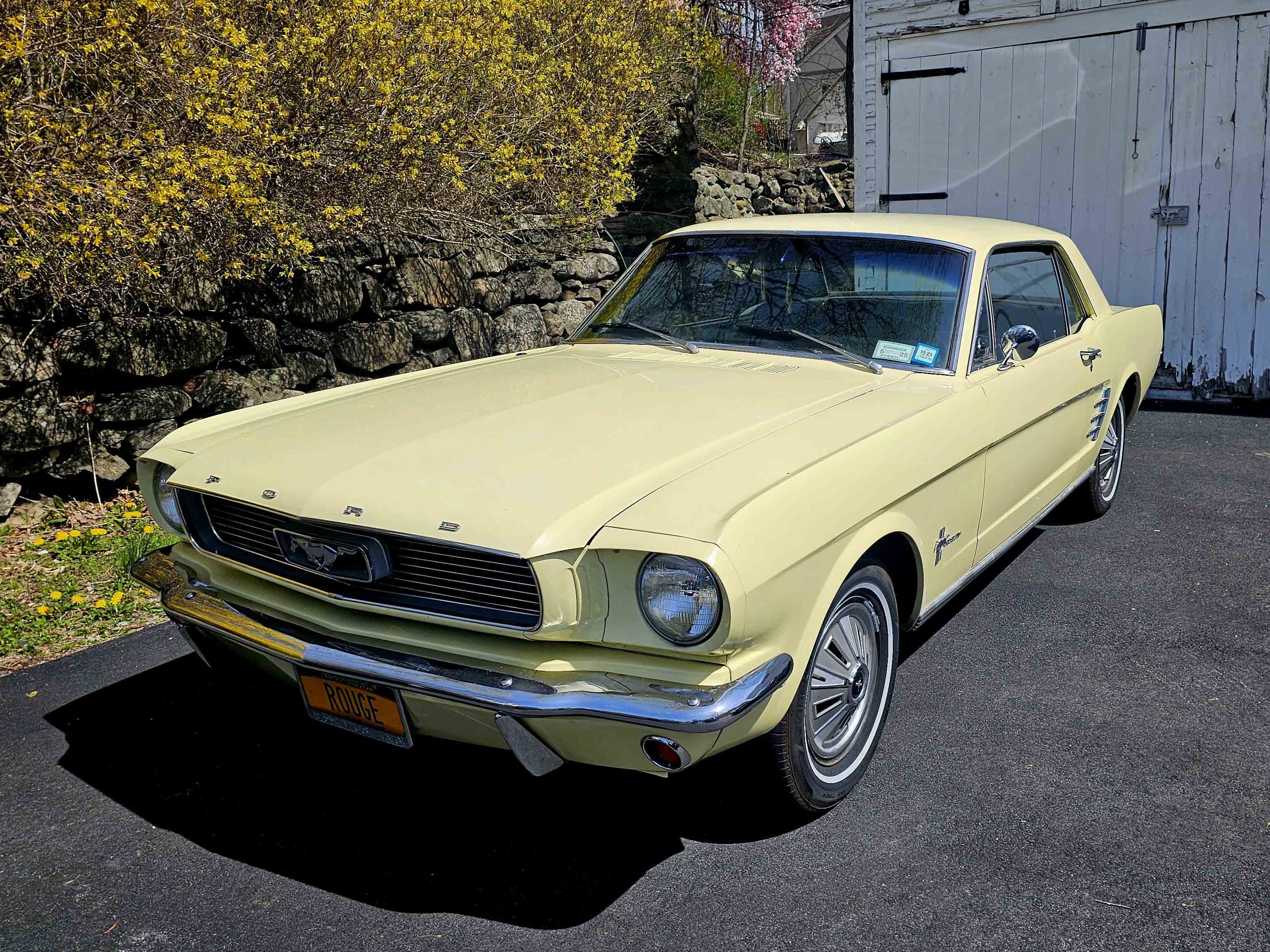 自動車 1966 Ford Mustang Hardtop 1/25 1966 Mustang 1:25 Scale AMT 6526 -Model Kit Build & Review