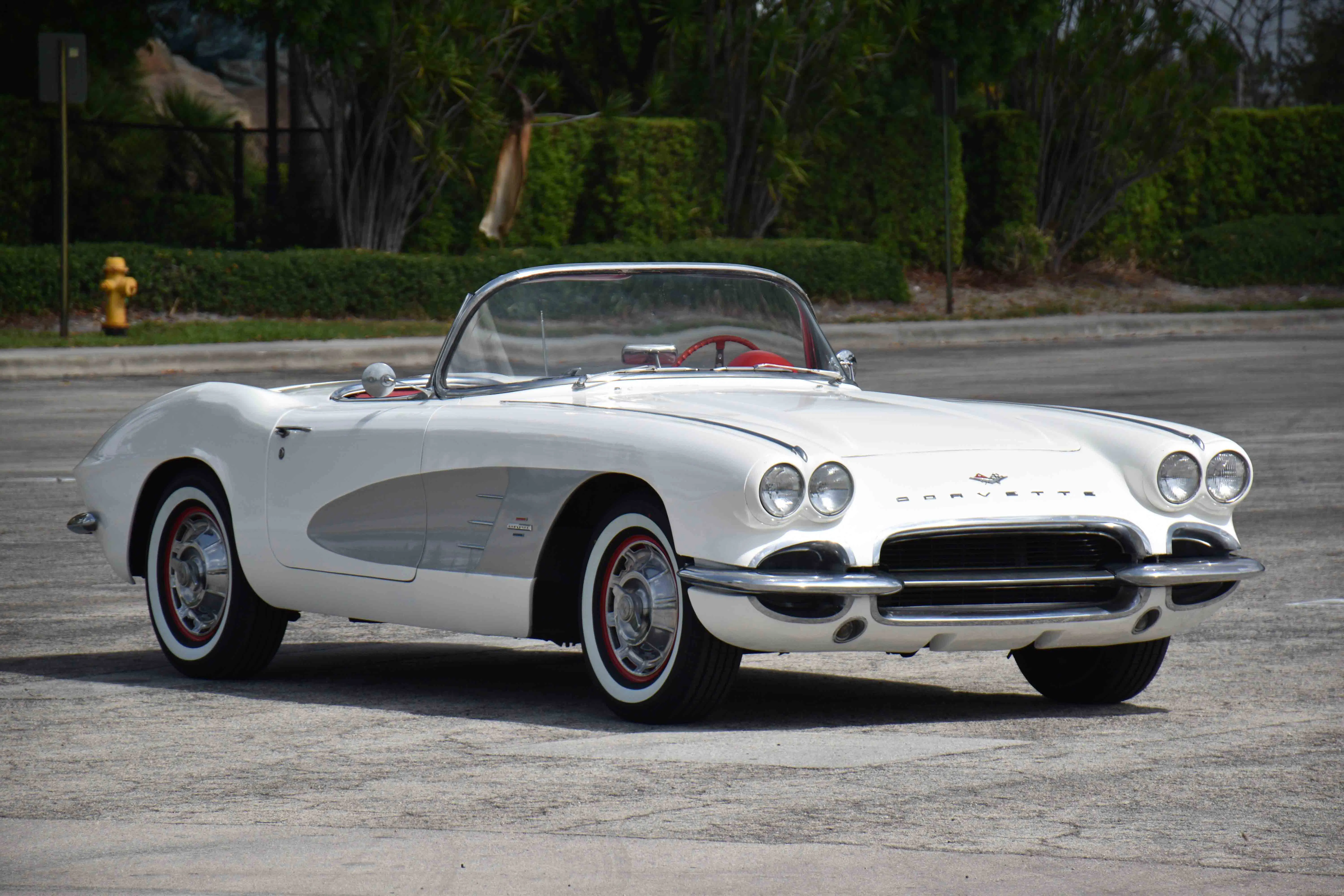 Modified 1961 Chevrolet Corvette 4-Speed 