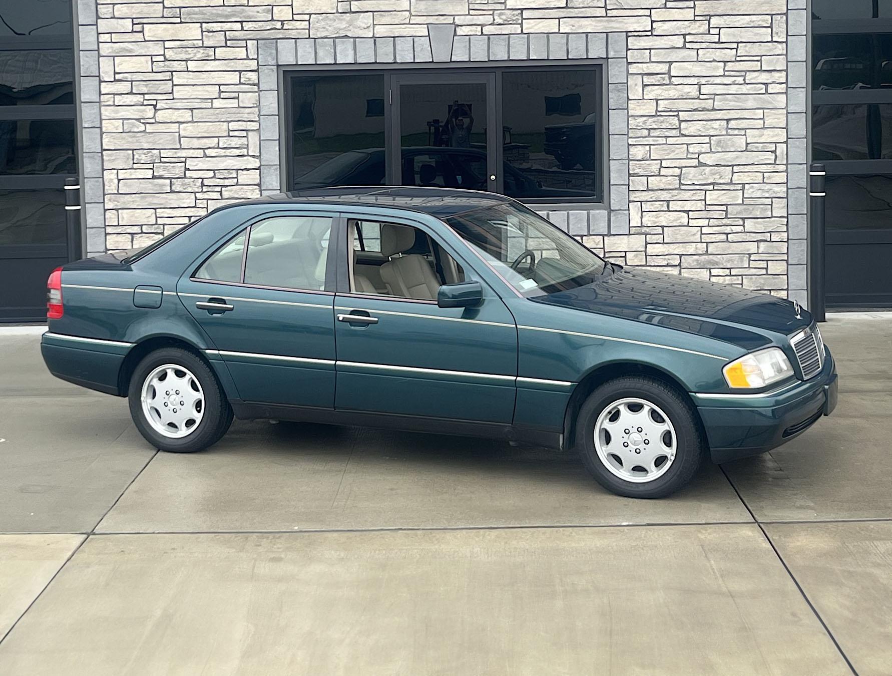 25k-Mile 1995 Mercedes-Benz C 280