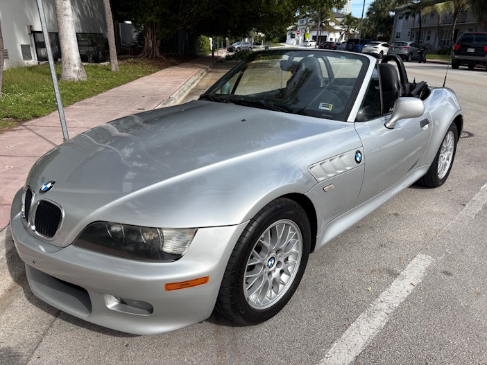 2002 BMW Z3 2.5i 5-Speed
