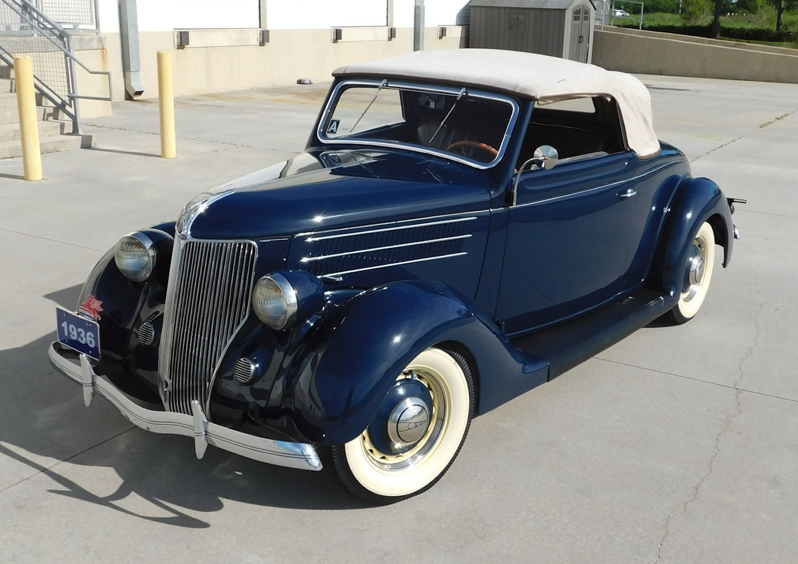 1936 Ford Model 68 Cabriolet