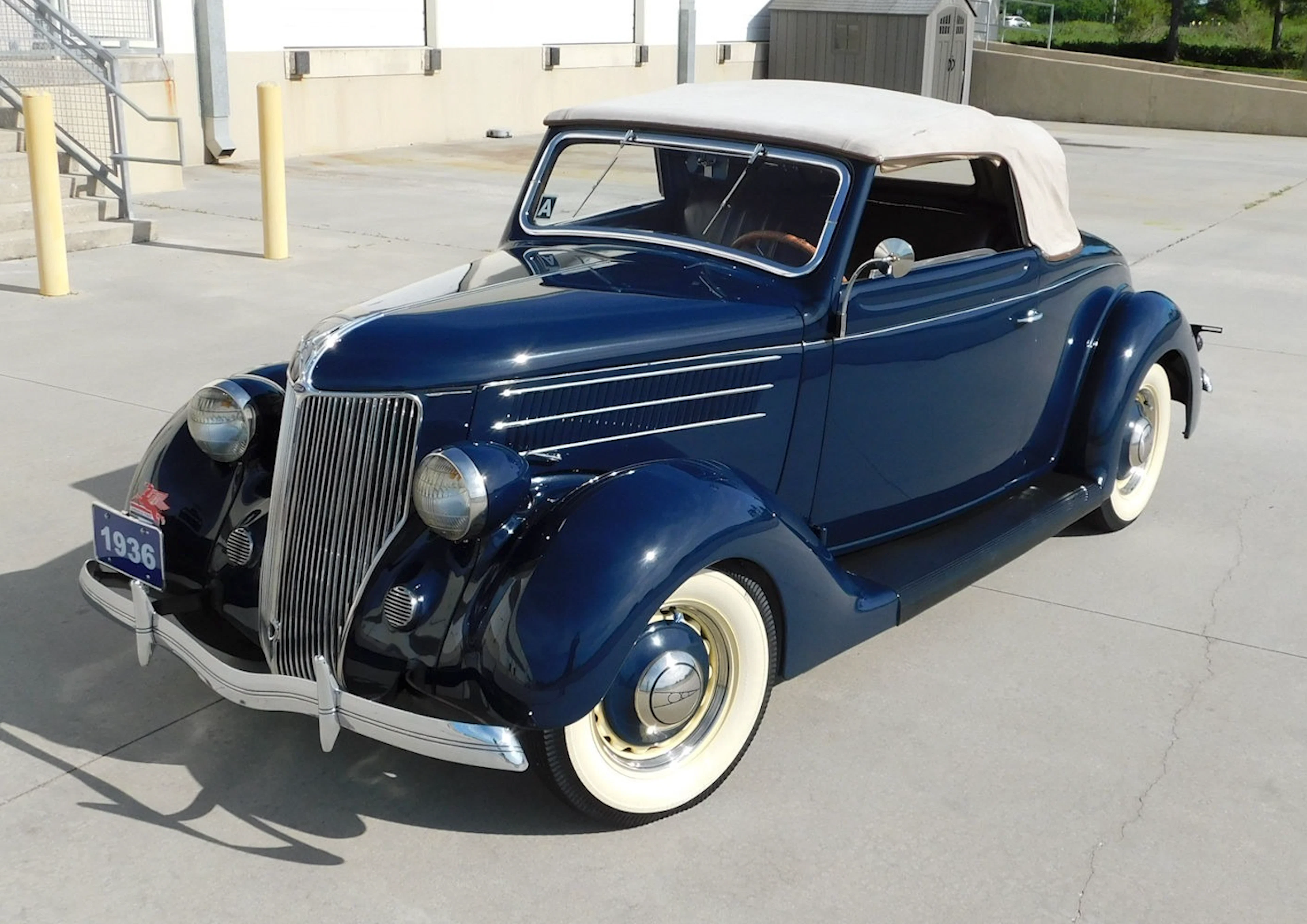 1936 Ford Model 68 Cabriolet