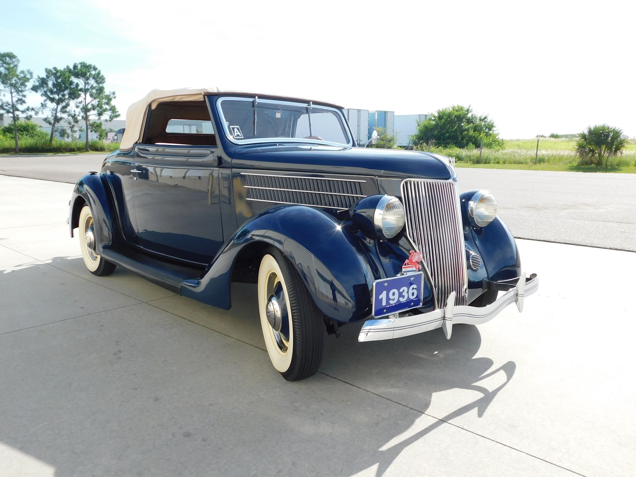1936 Ford Model 68 Cabriolet