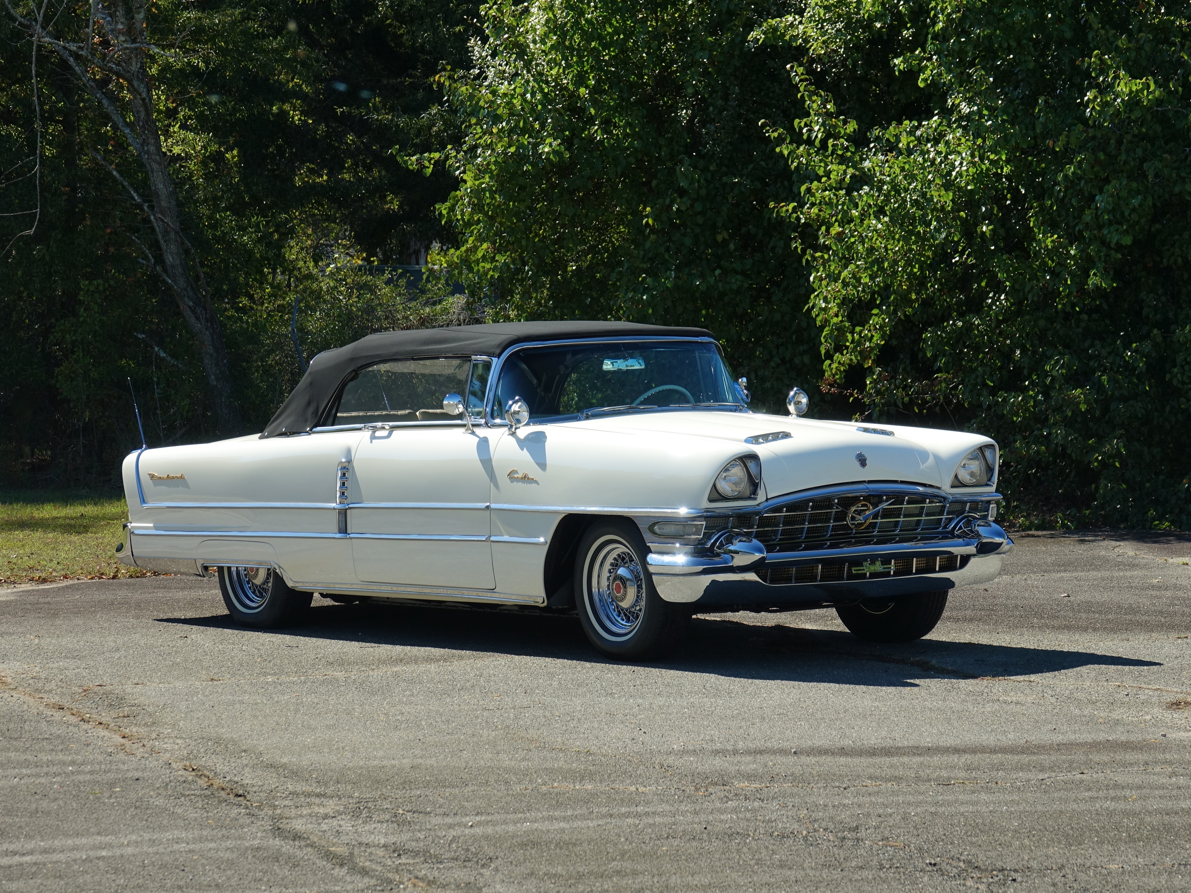 BUBY COLLECTORS CLASSICS PACKARD CARIBBEAN 1956 - 1:43
