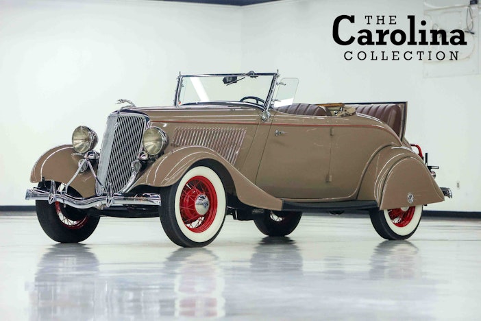 1934 Ford De Luxe Roadster