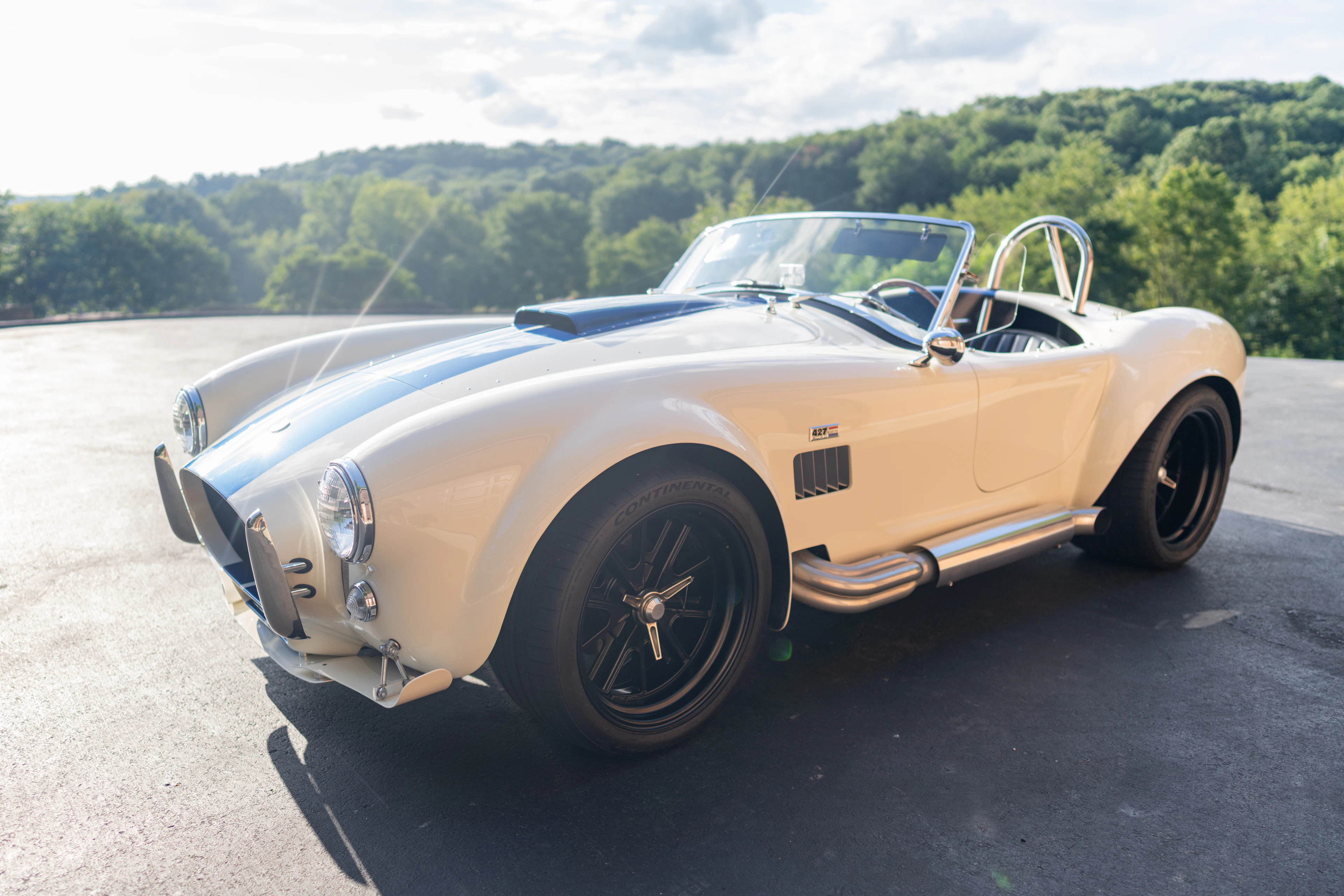 Roush 392-Powered Superformance MKIII 5-Speed