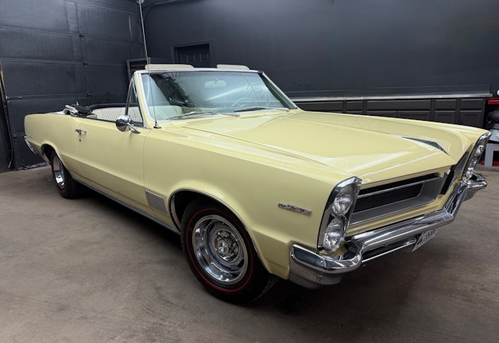 1965 Pontiac LeMans Convertible 326