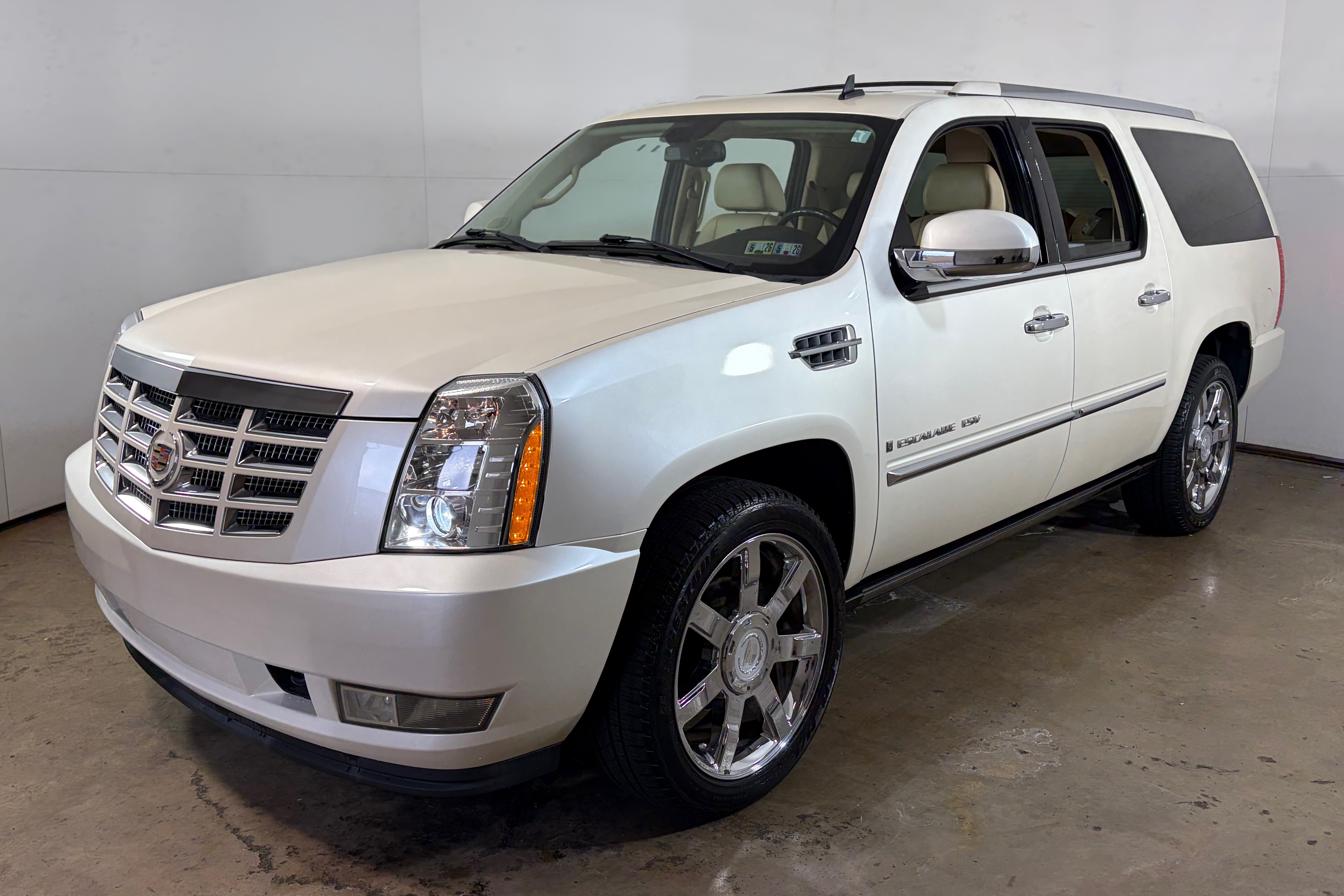 28k-Mile 2008 Cadillac Escalade ESV Ultra Luxury AWD