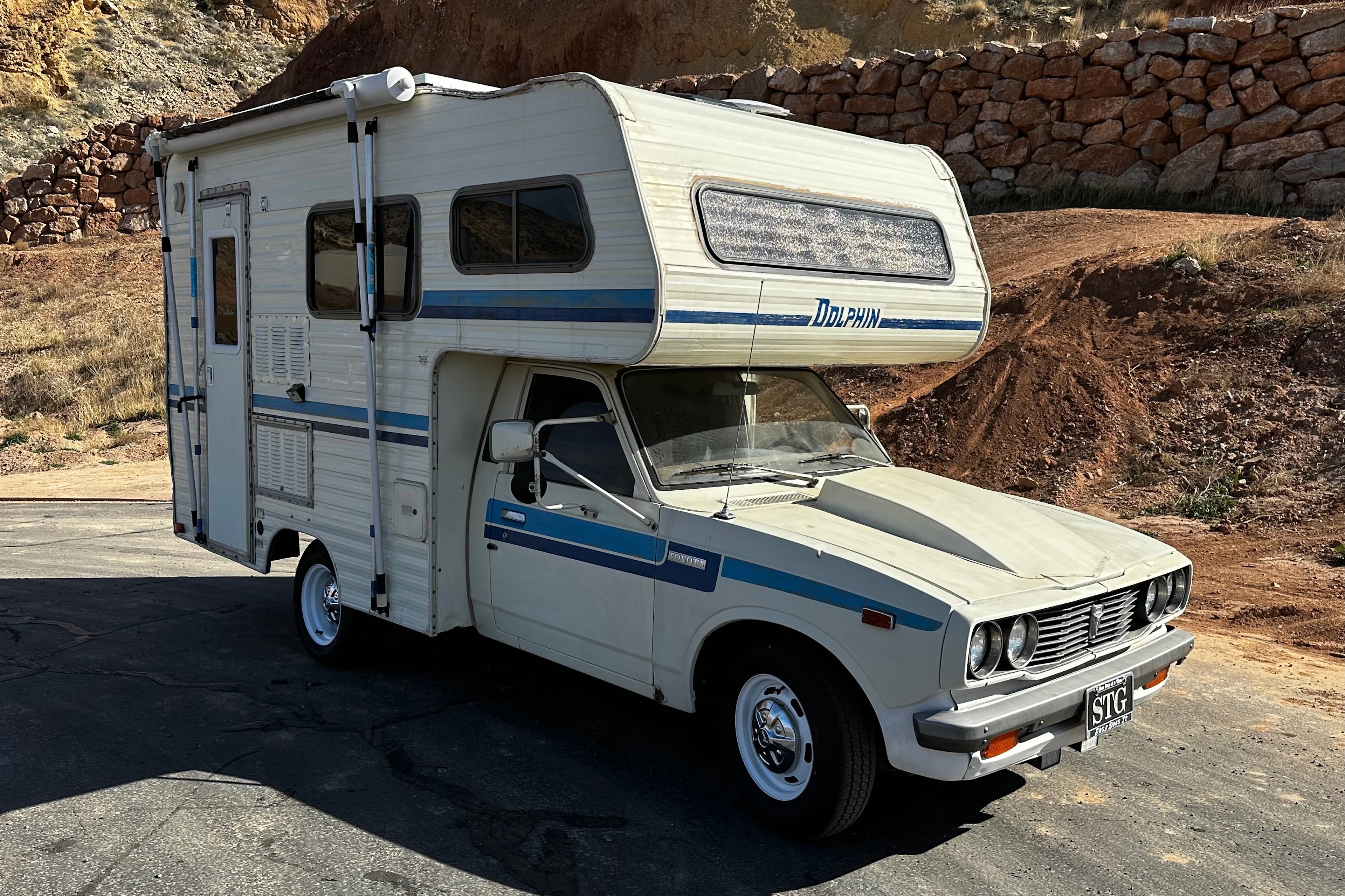 1979 Toyota Dolphin Camper 4-Speed
