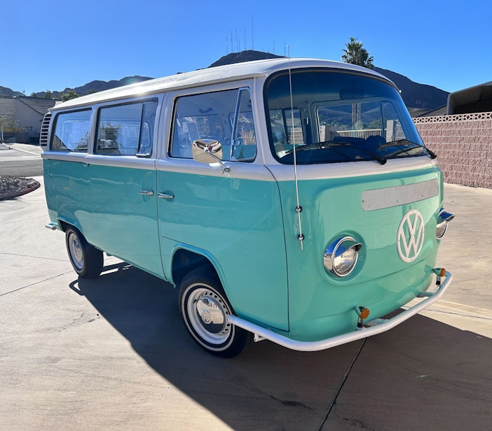 1972 Volkswagen Type 2 Bus