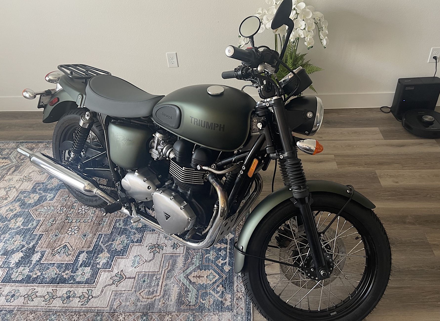 13-Mile 2013 Triumph Bonneville T100 Steve McQueen Edition