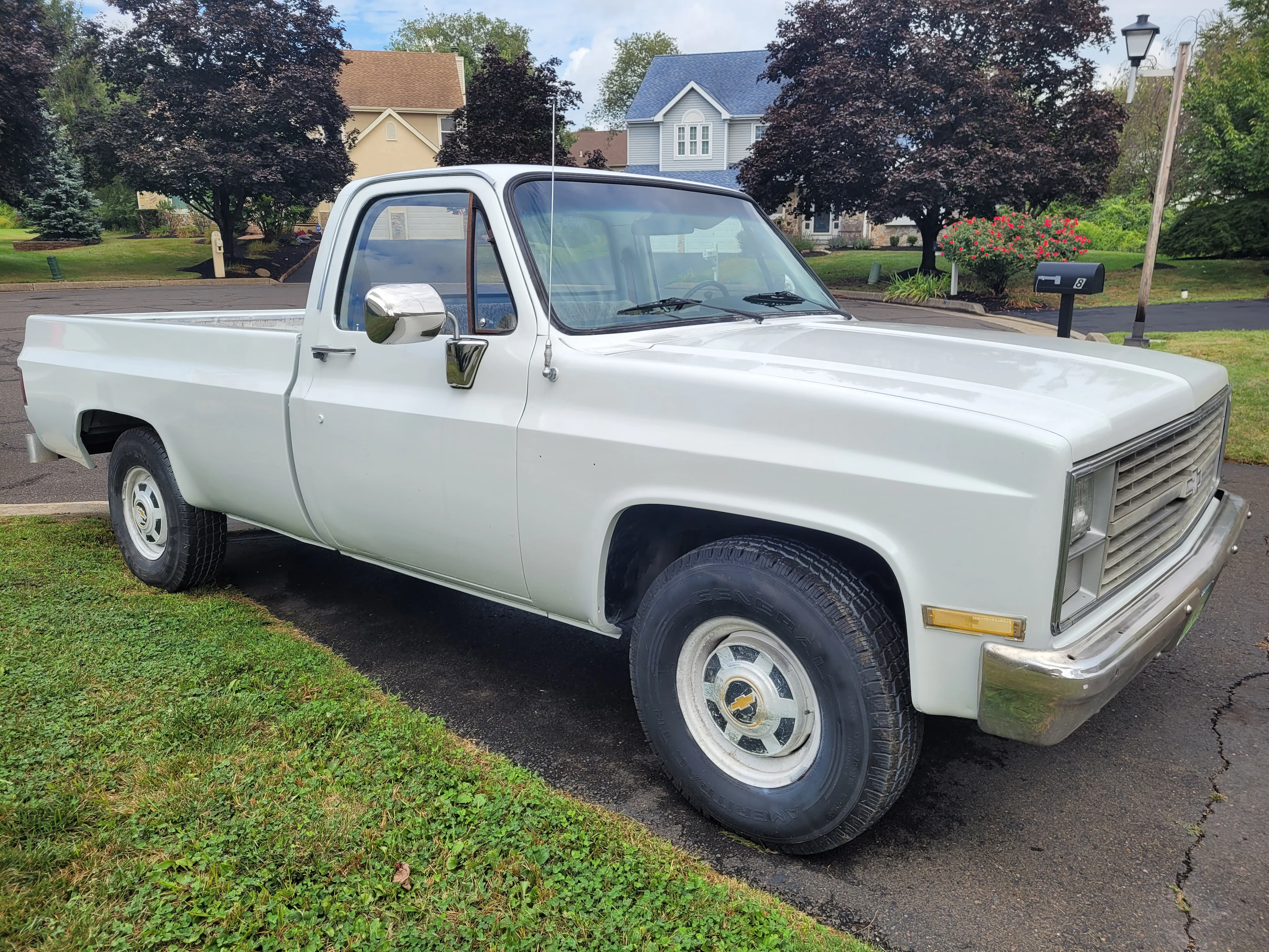 1984 Chevrolet C20 Custom Deluxe Fleetside Pickup