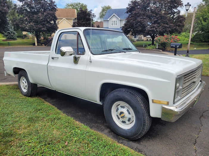 1984 Chevrolet C20 Custom Deluxe Fleetside Pickup