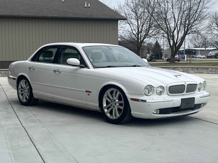 2004 Jaguar XJR