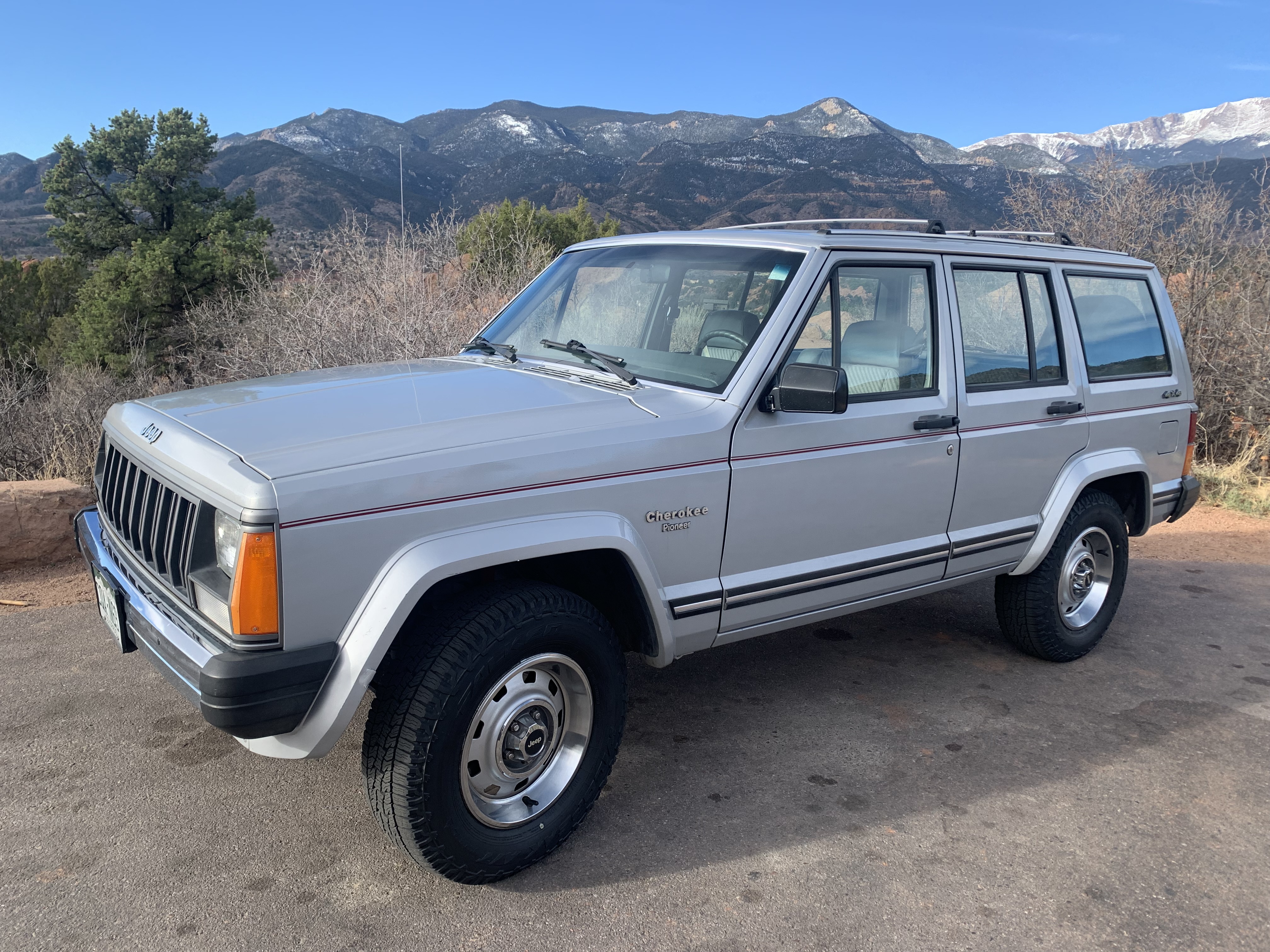 1989 Jeep Cherokee Pioneer 4x4 5-Speed
