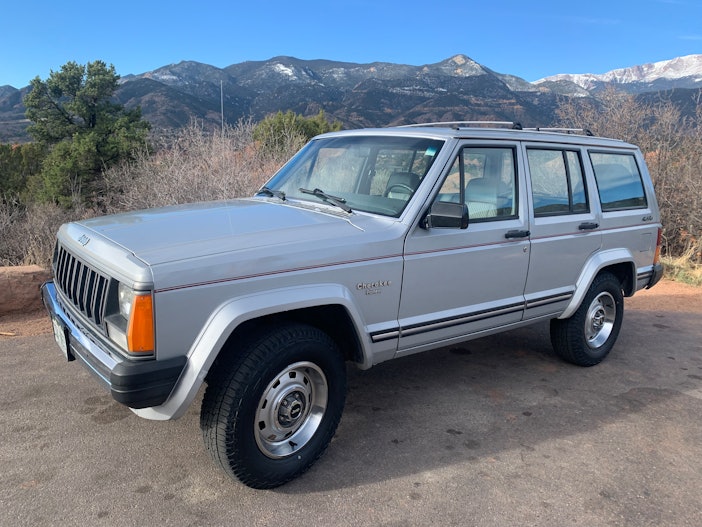 1989 Jeep Cherokee Pioneer 4x4 5-Speed
