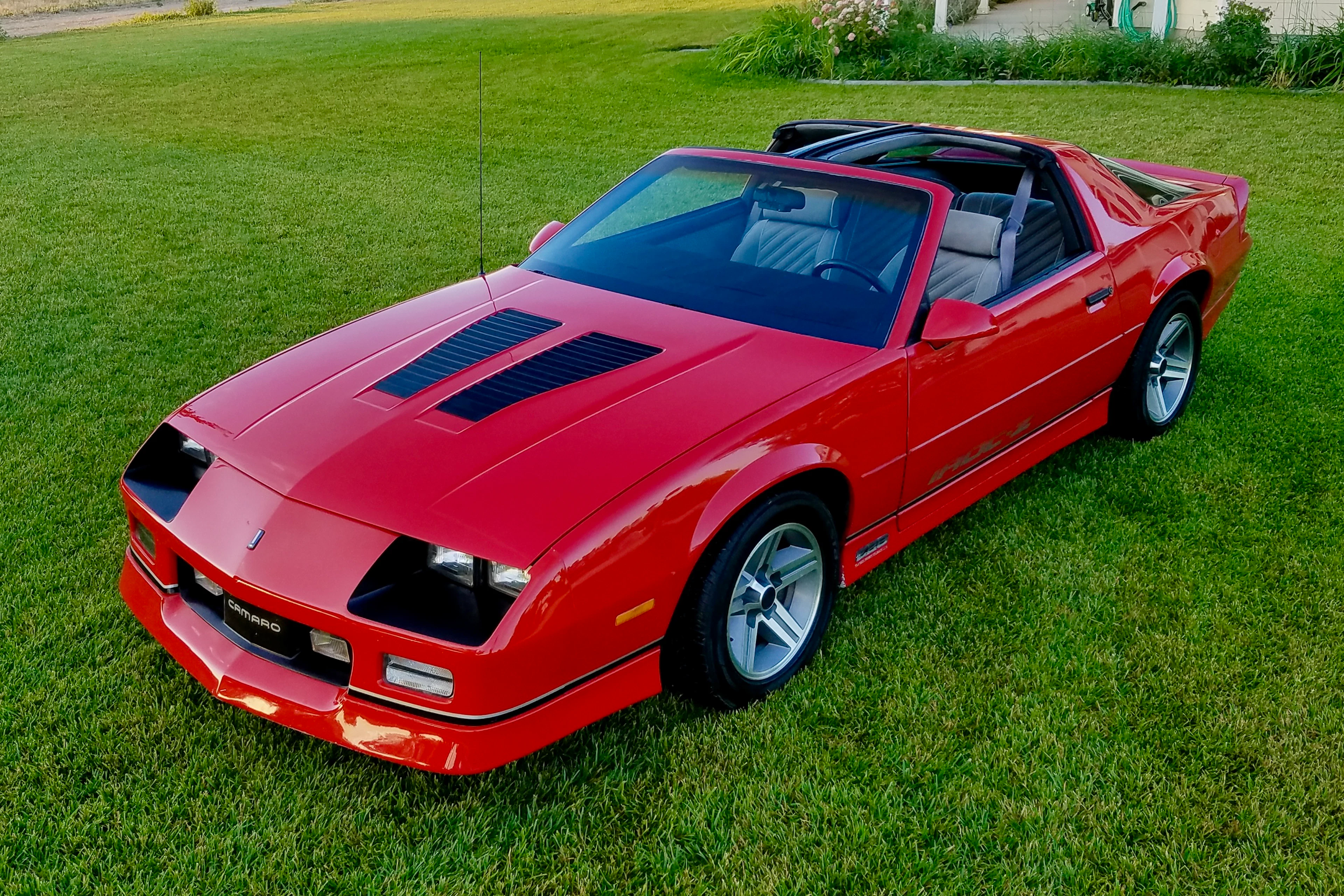 1987 Chevrolet Camaro Z28 IROC-Z 5-Speed