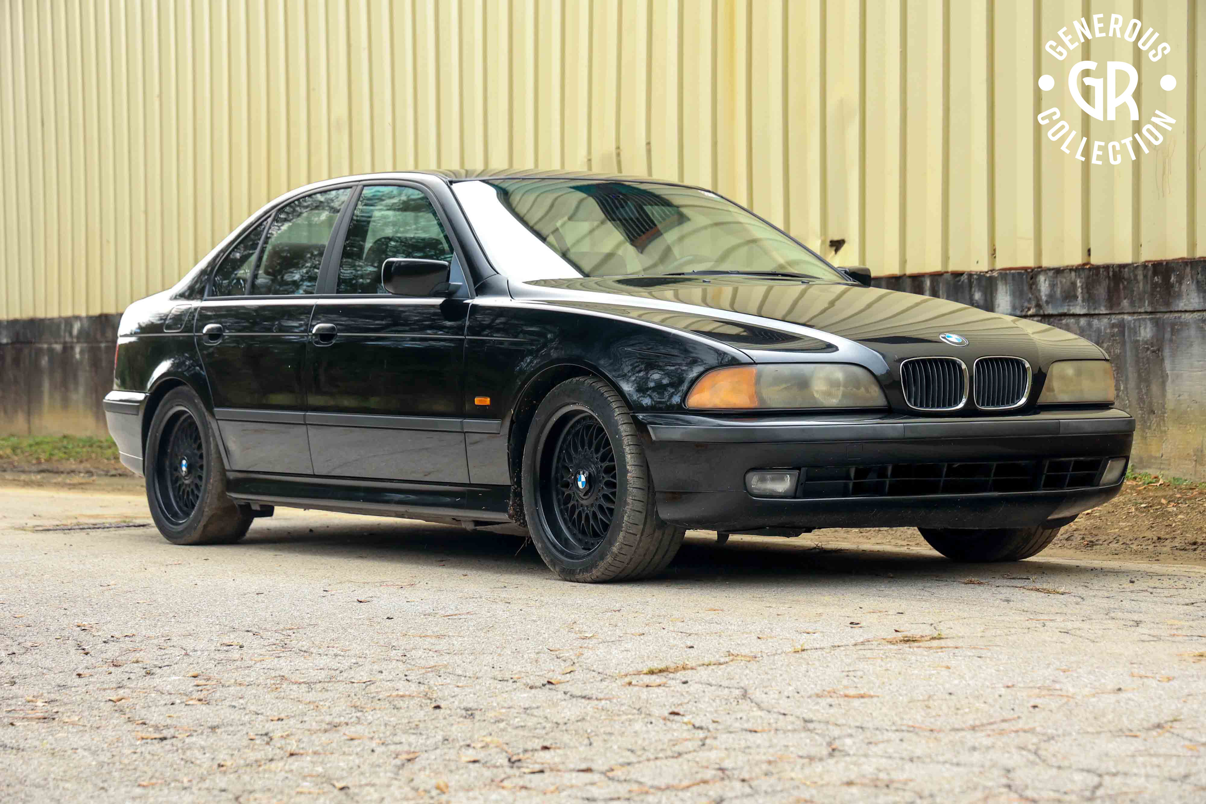 2000 BMW 528i Sedan