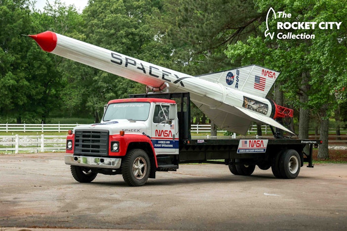 1985 International Harvester S1600 Rocket Truck