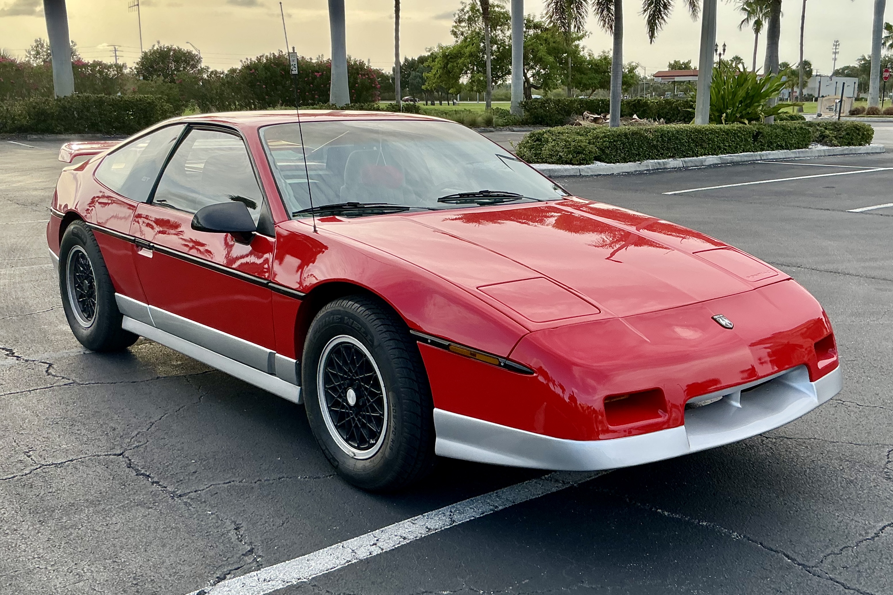 1988 Pontiac Fiero GT