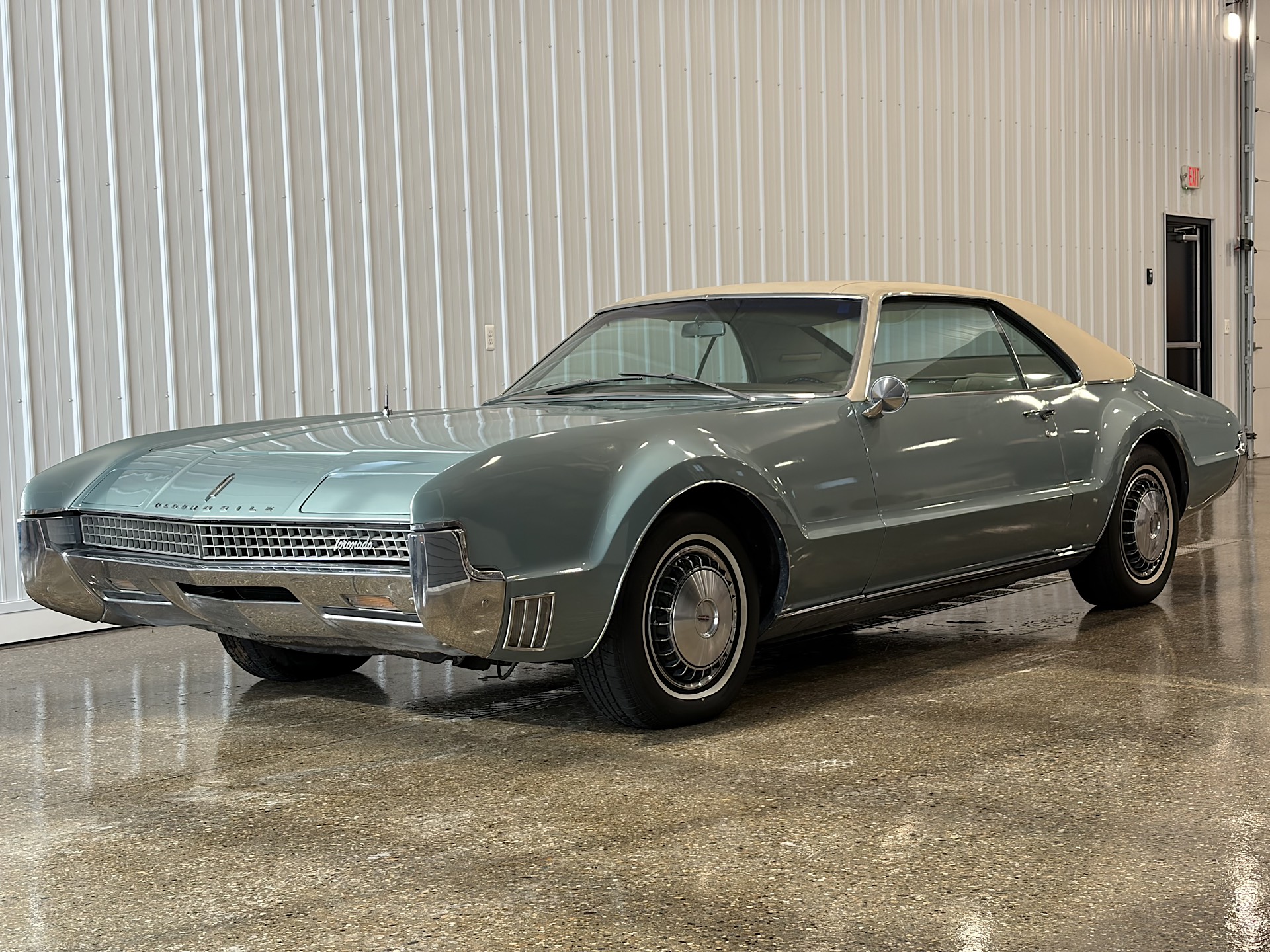1967 Oldsmobile Toronado Deluxe